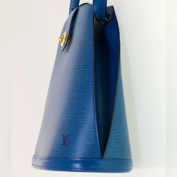 Louis Vuitton Toledo Blue Epi Cluny Bag - Picture 7 of 16